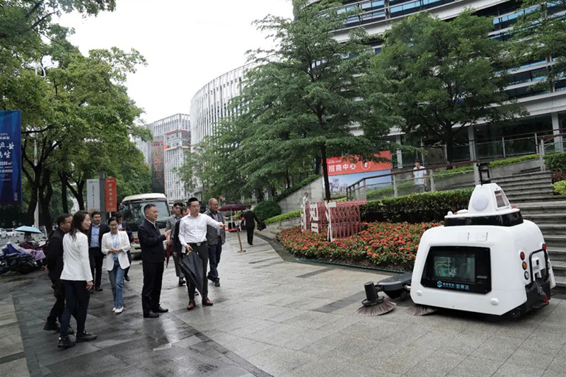 ÎÞÈ˼ÝÊ»Çåɨ³µ ÎÞÈ˼ÝÊ»Çåɨ³µ