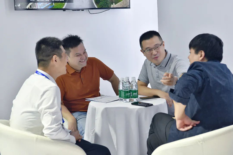 ������е��